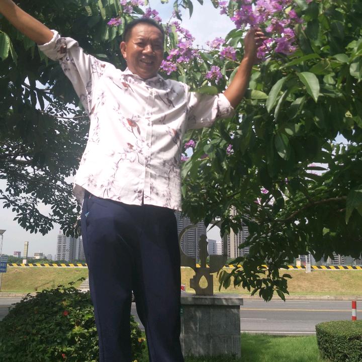 张飞龙