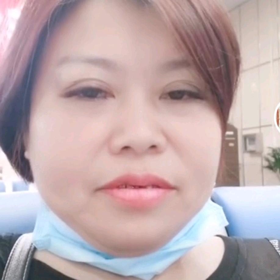 罗红英