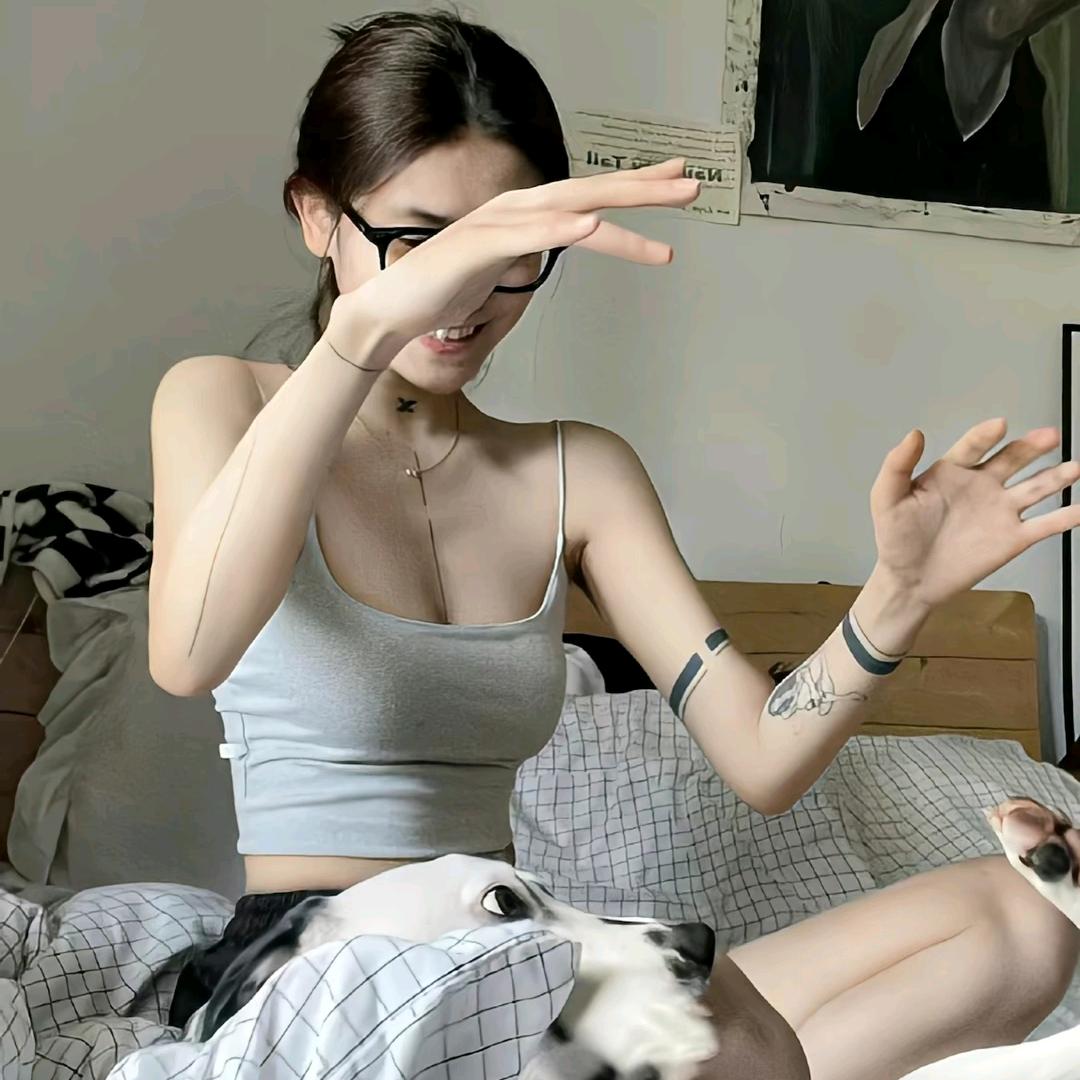 徐言婷.