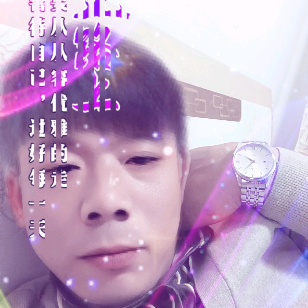 奔跑的竣马