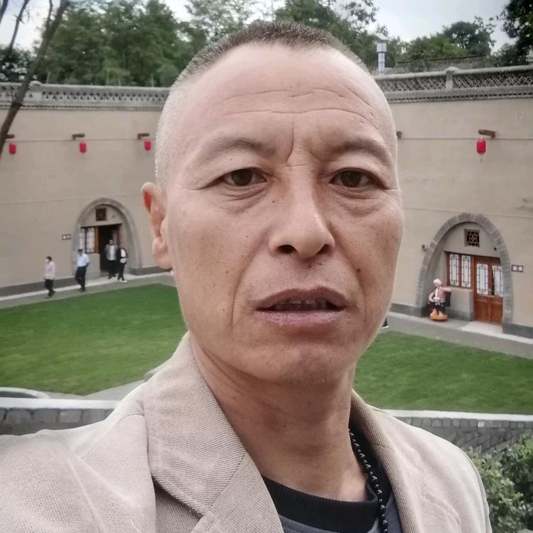 爱慕你的人🐅（好物在橱窗👇）