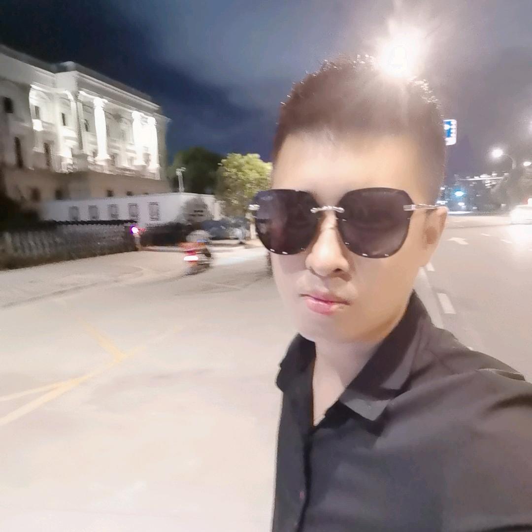阿伟二手车