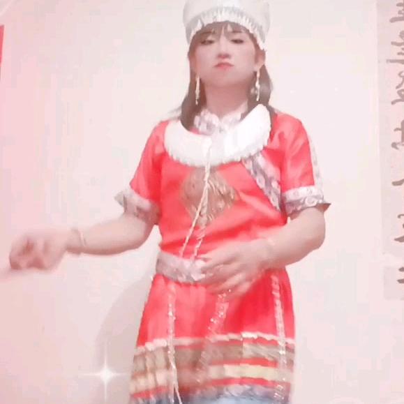 罗津津，