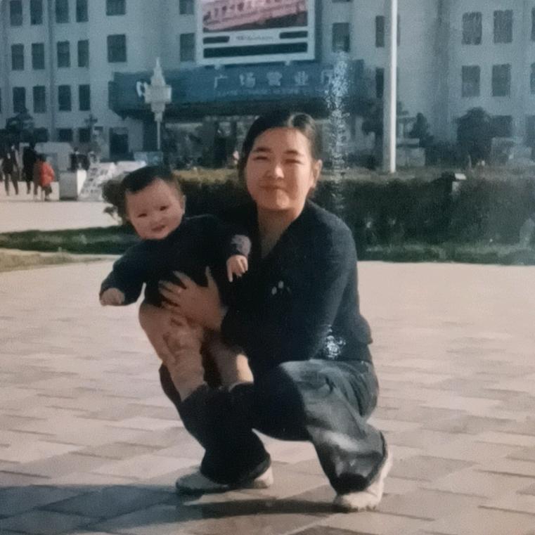 Mrs.黄（安丰战狼世家男装）