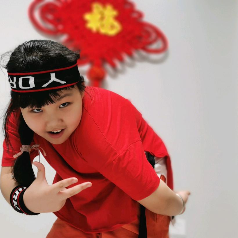 这孩子她爸爸