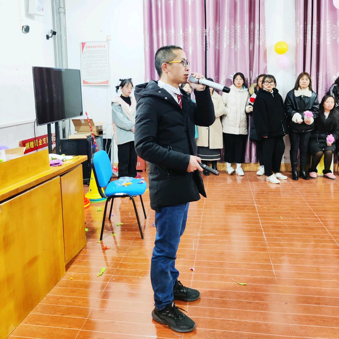 奥特曼💯老师           🦟