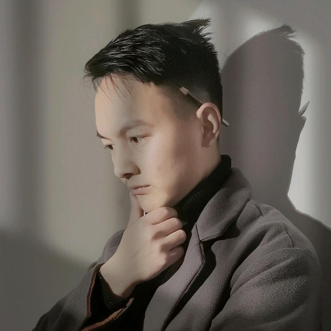 铜仁教画画的黄老师