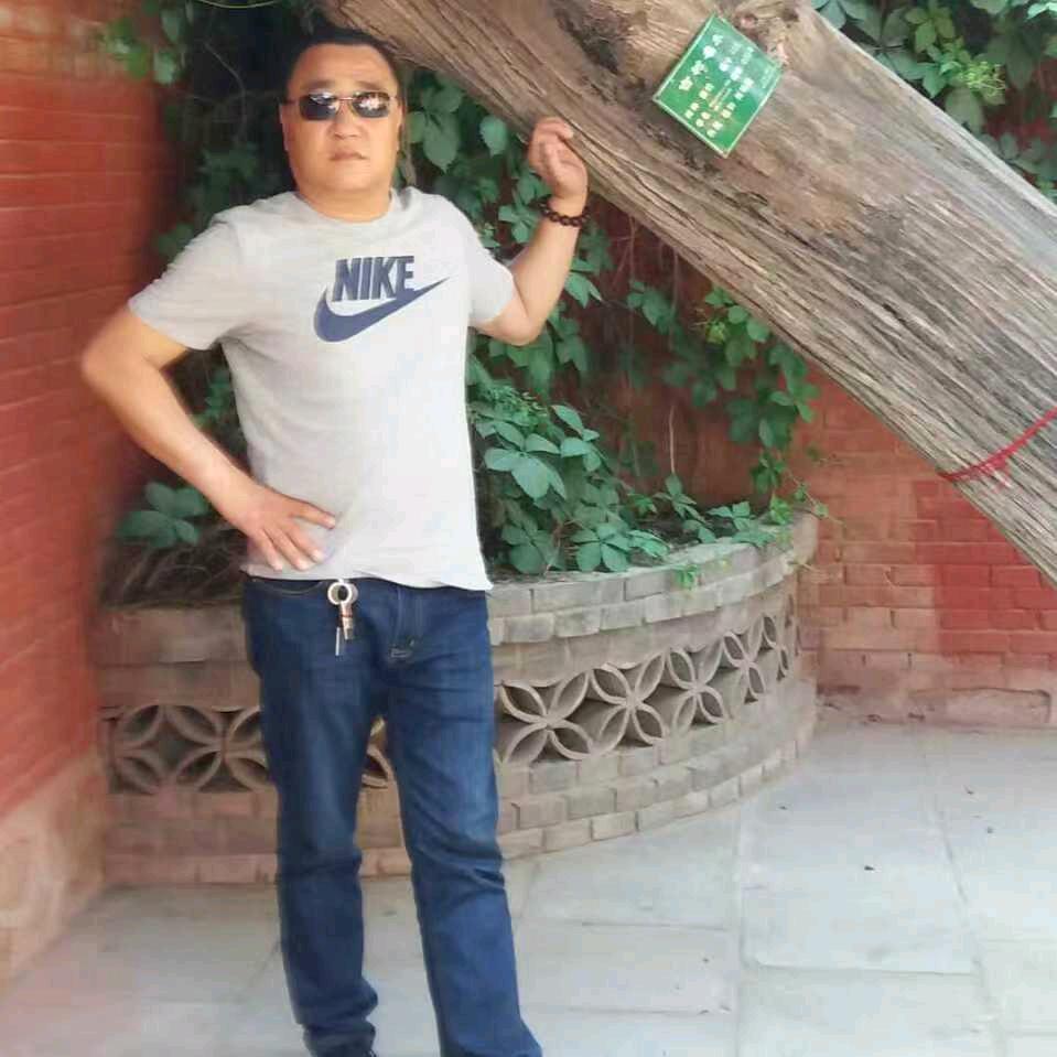 黄明