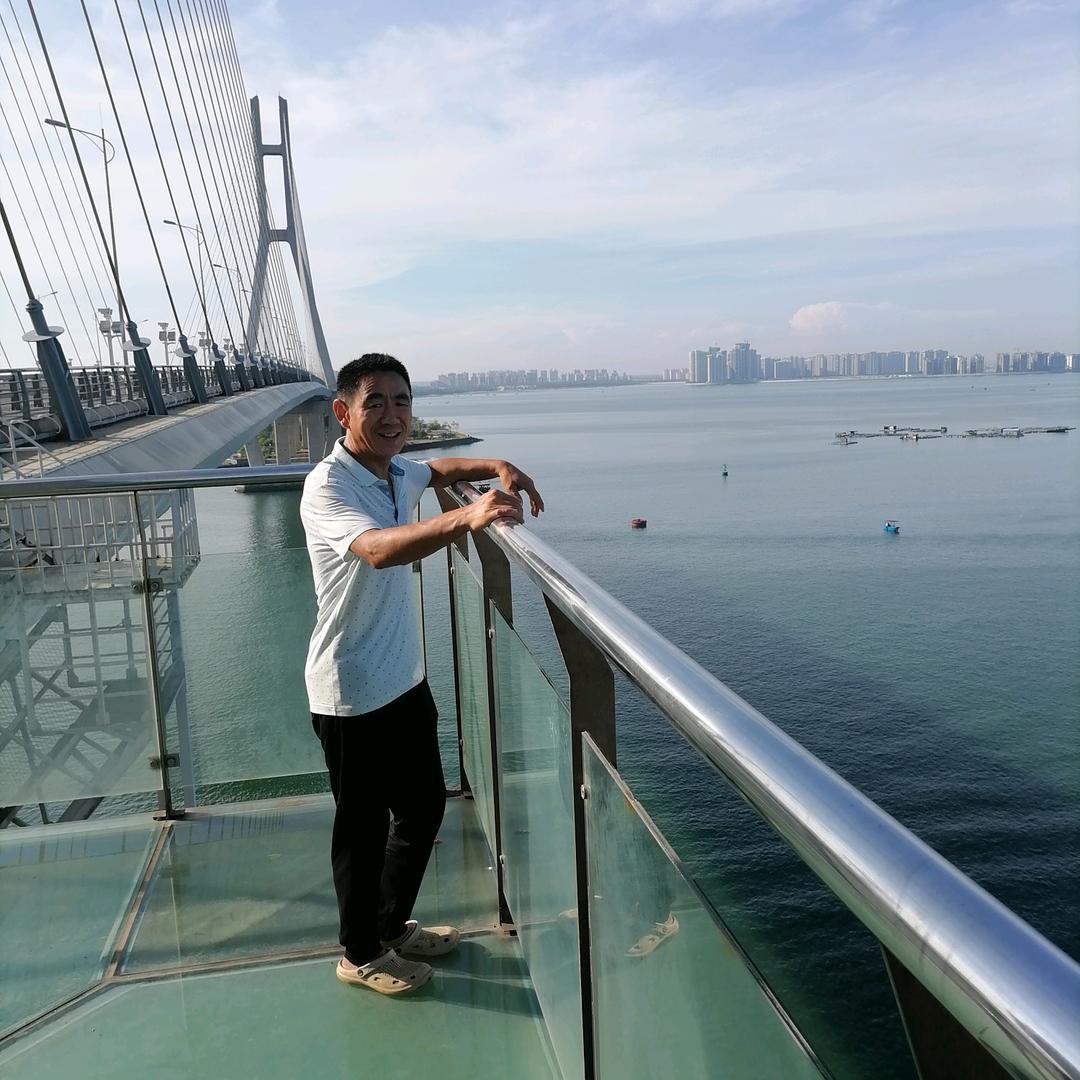 活在现实里的我