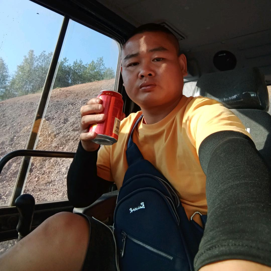 挖机小银