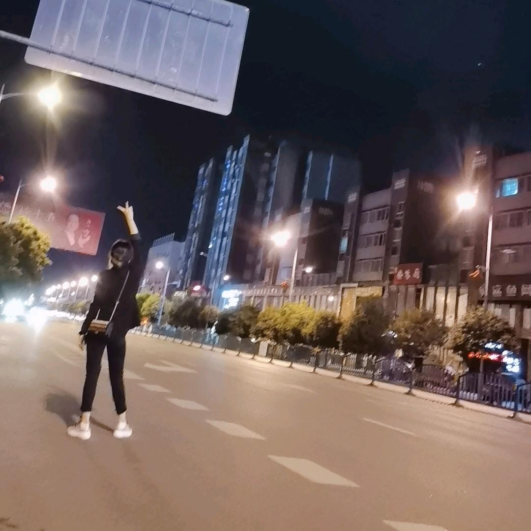 邹家大小姐。(拒绝连赞)