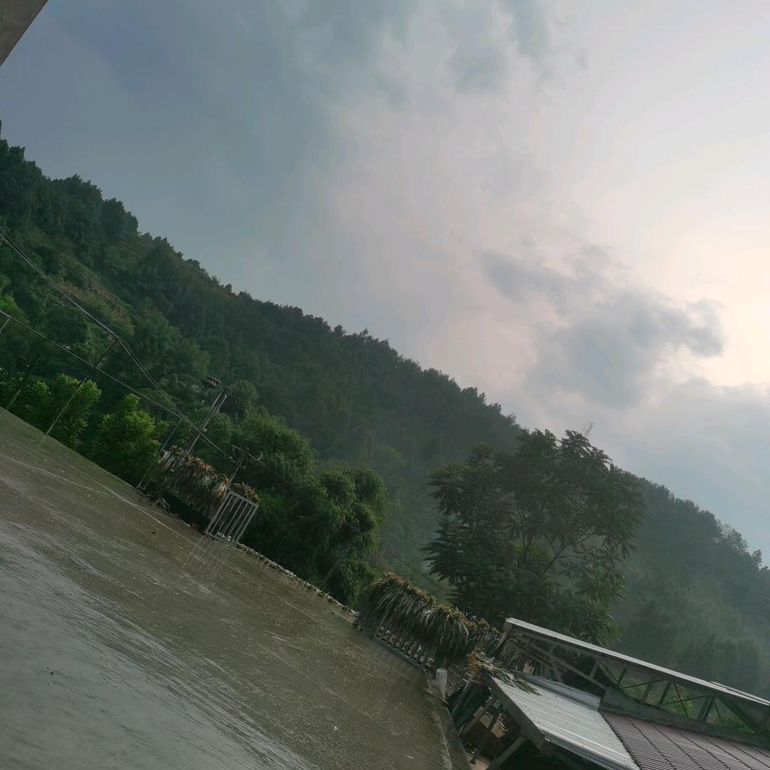 山清水秀