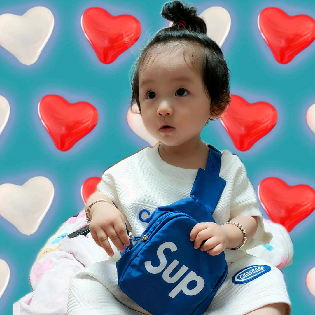 她成熟了，但不爱笑了