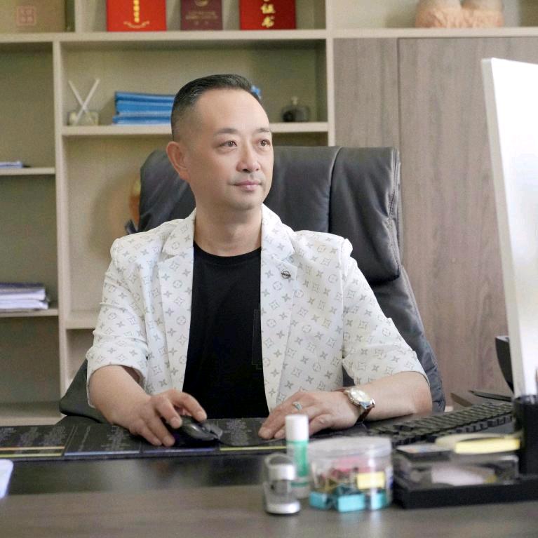 華怡大叔（向大爷首徒）