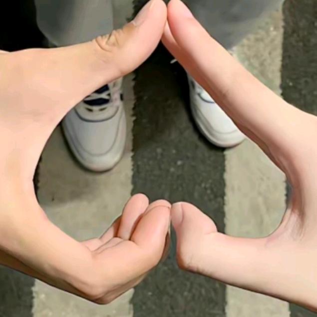 哦