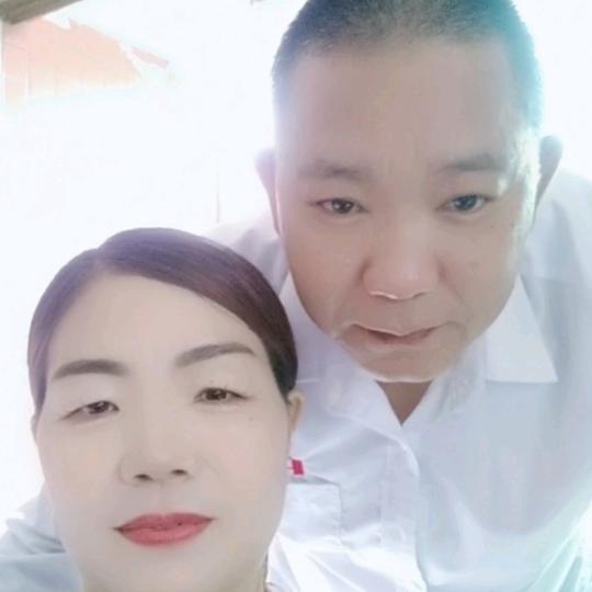 华