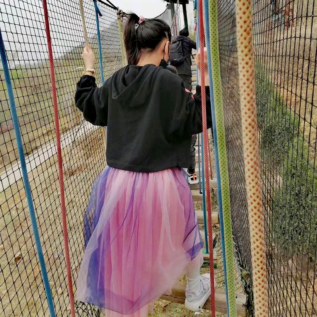 英子