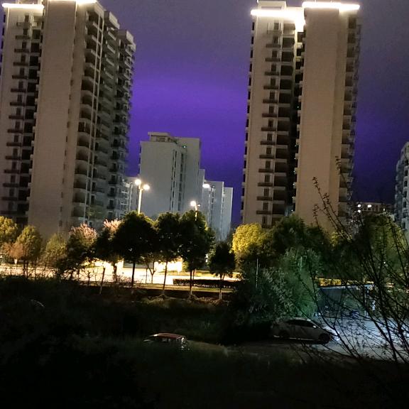 七曲山的陨石佛