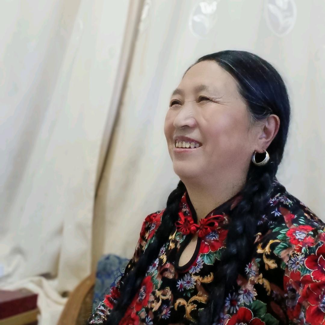 幸福快乐开心奶奶