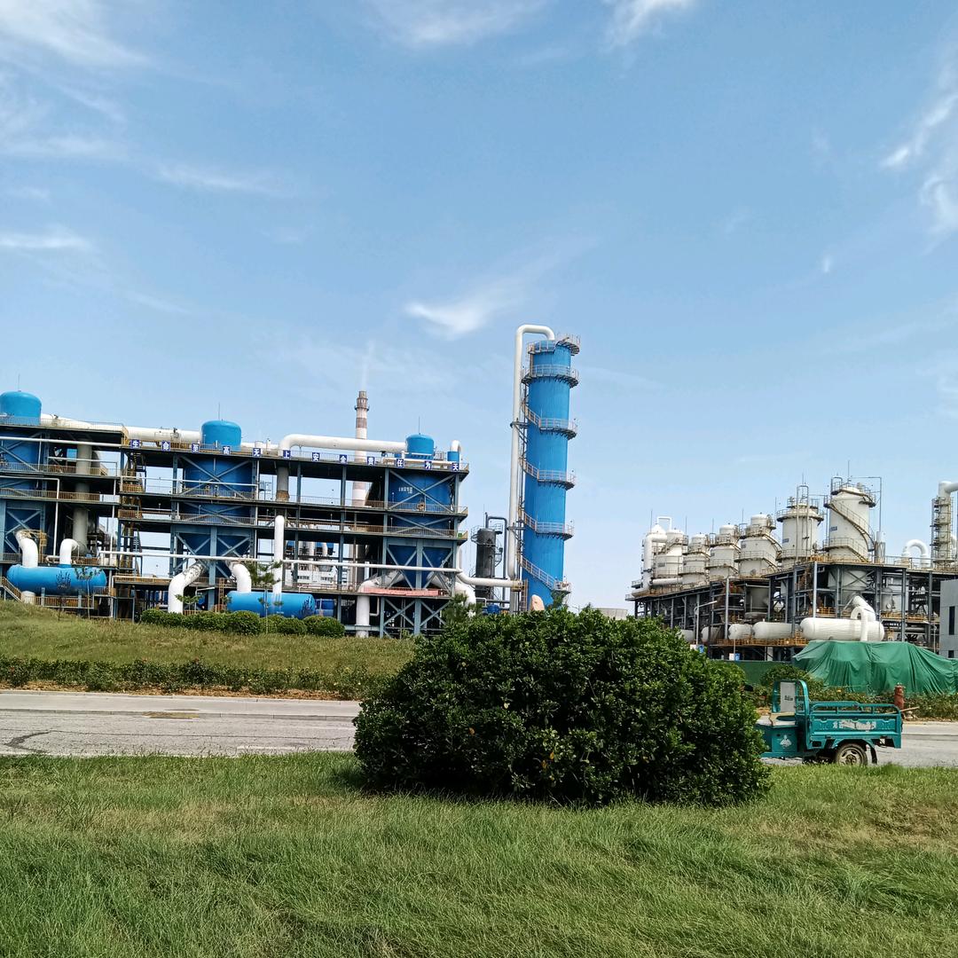 蓝天白云绿草地