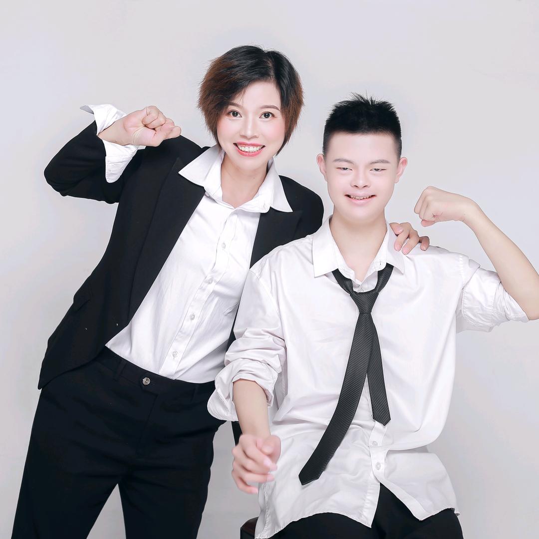 宏伟发服饰（亿鑫妈妈）