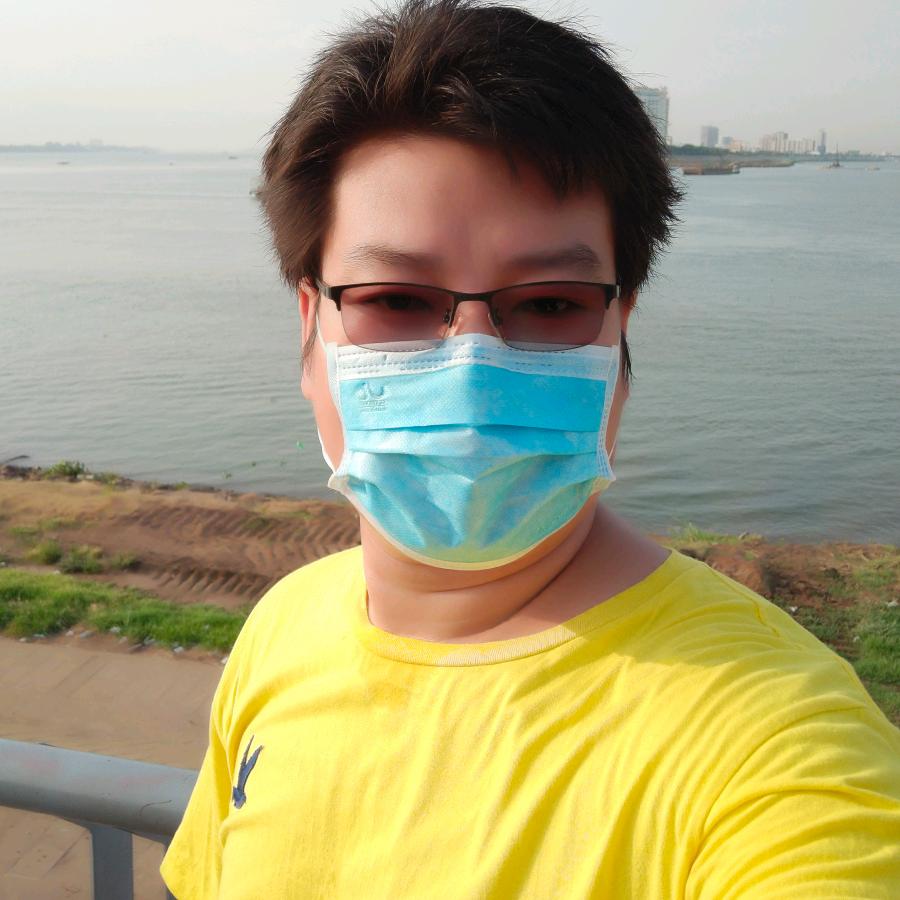 18岁的中青年