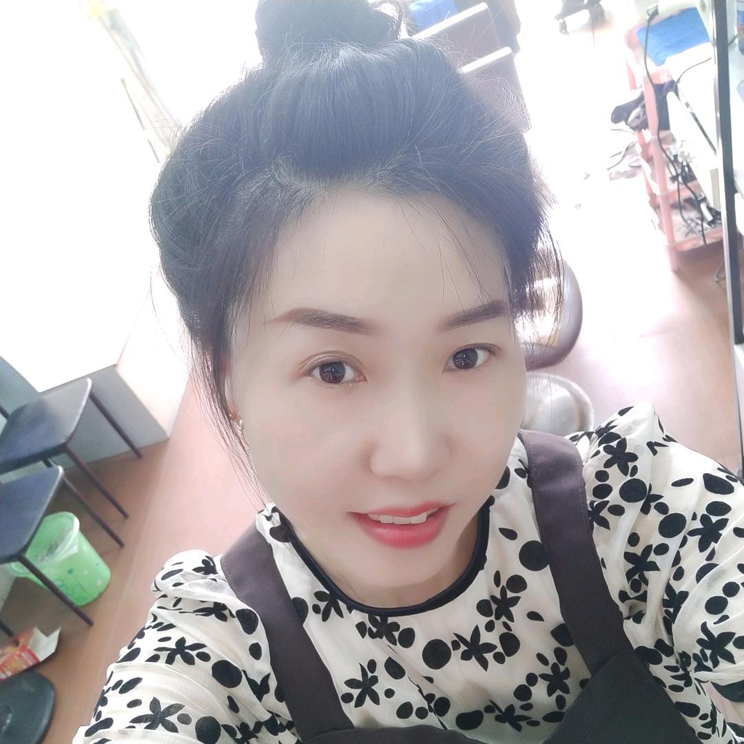 爱君美业