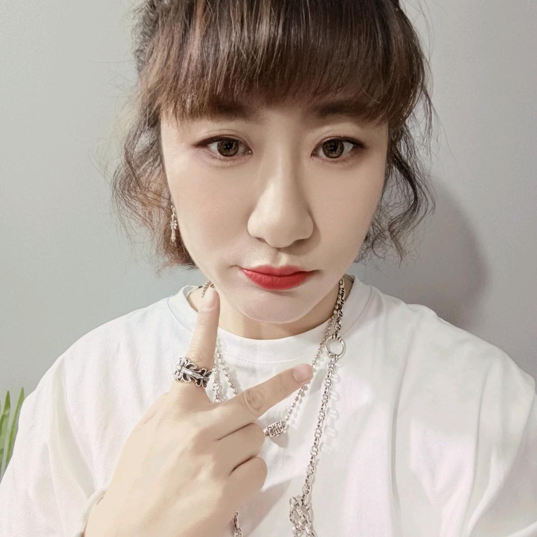 李小卷Silver