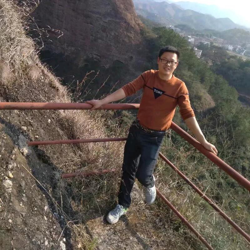 于都收废品的小谢