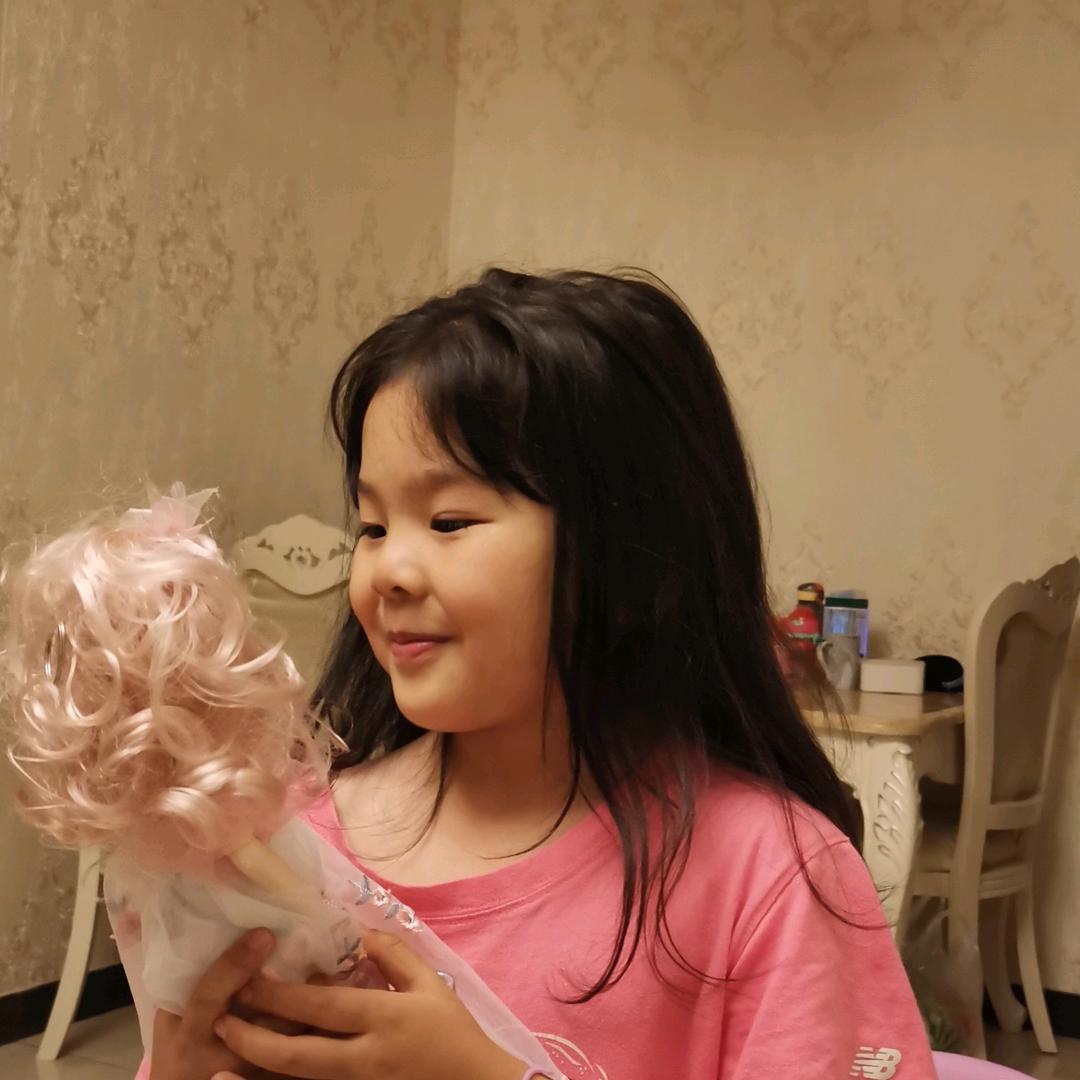 ：妍妍小仙女