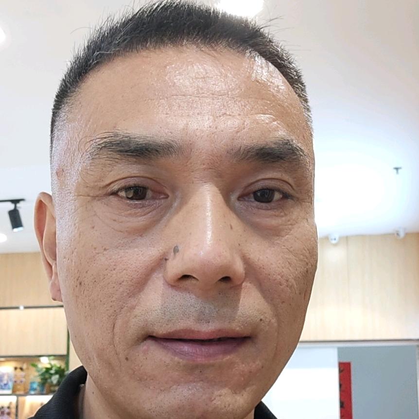 嗨，我姓屈！