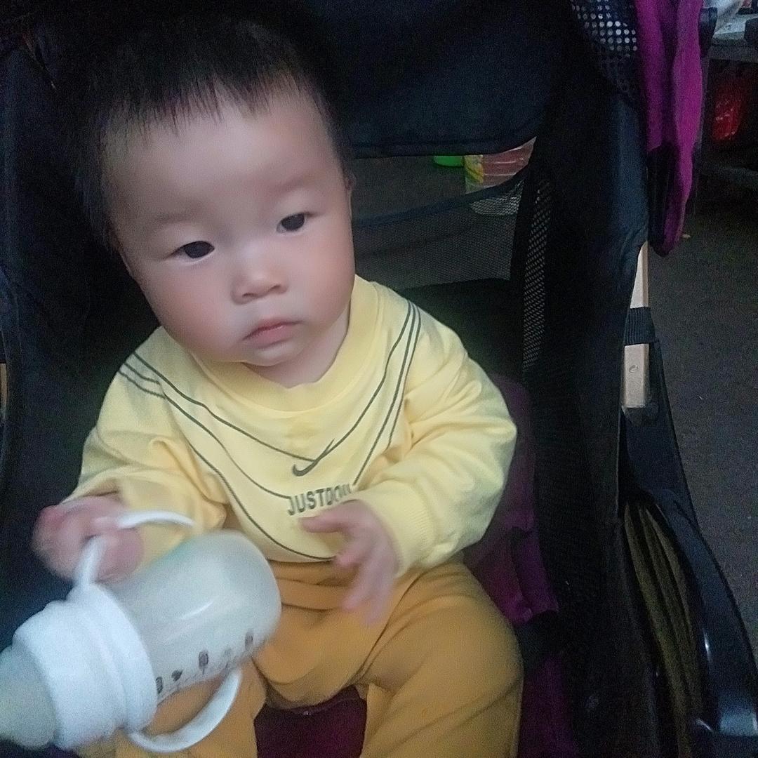 刘小东