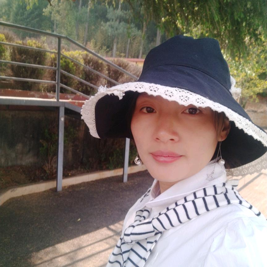 一抹微笑很苦涩