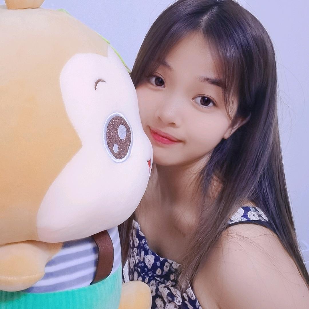啊妮在摆摊烧烤～😋