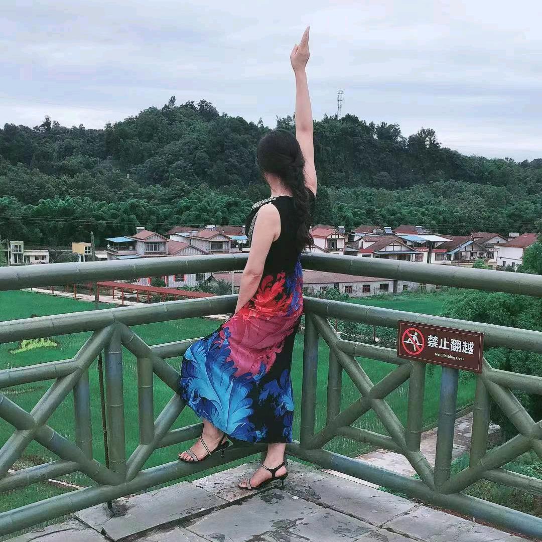 向日葵的微笑  英英🌻🌻🌻🌻🌻