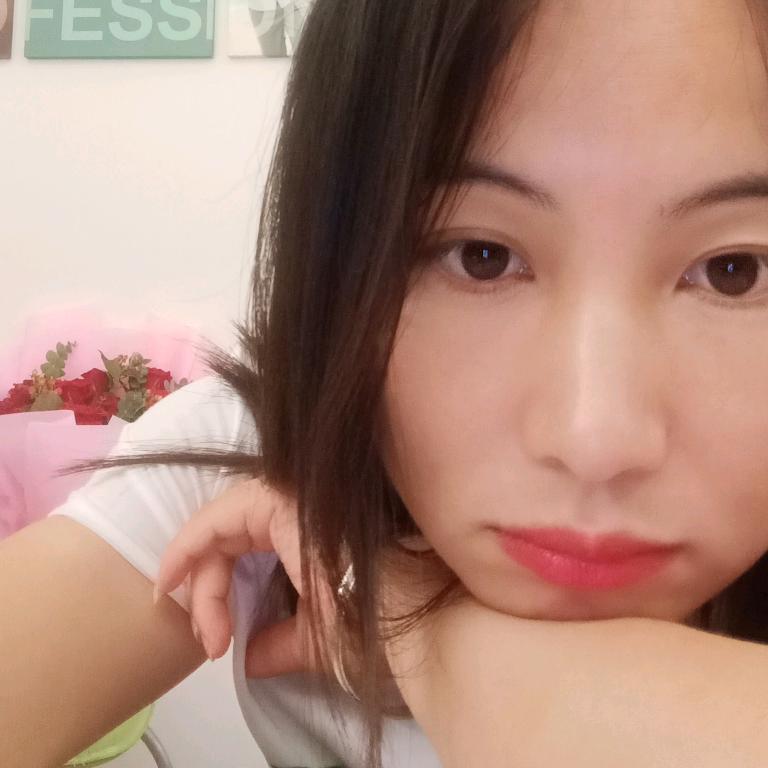 谢海子  卖瓷砖的小大姐🌻