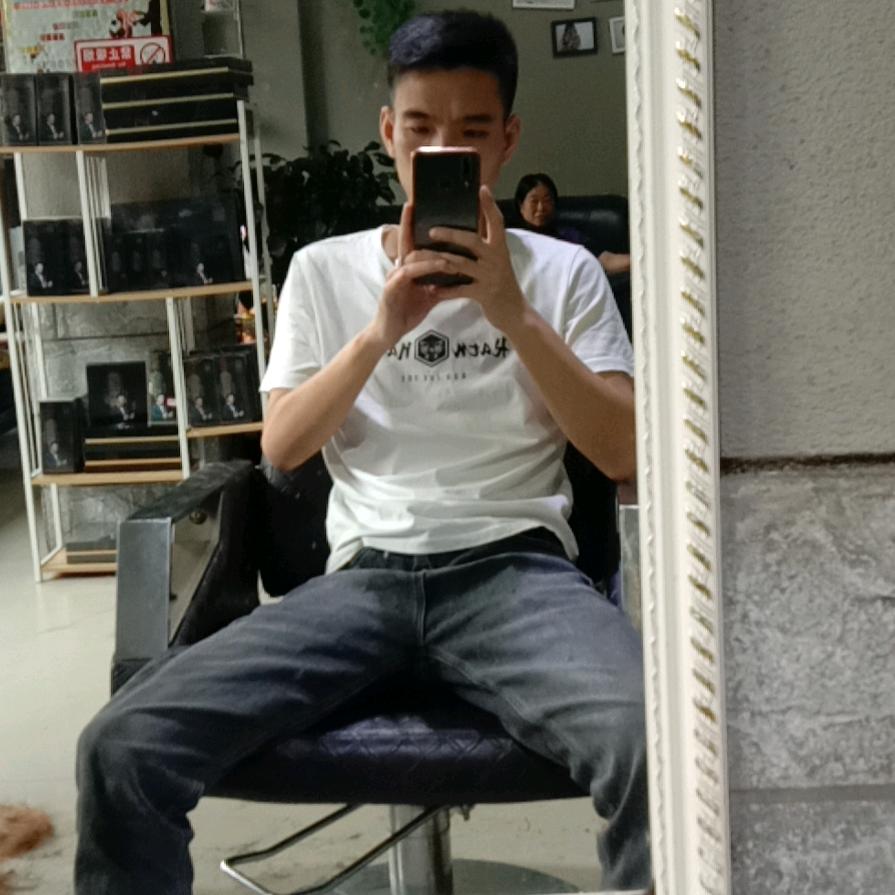 一只被遗弃的狼