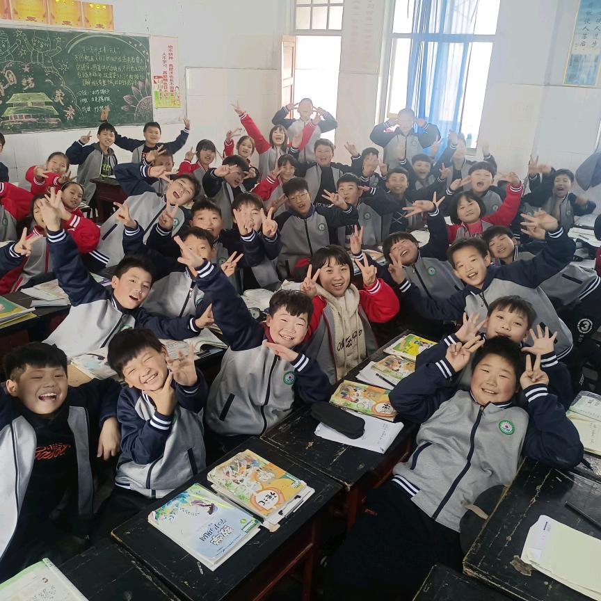 王老师要用微笑感化你@抖音