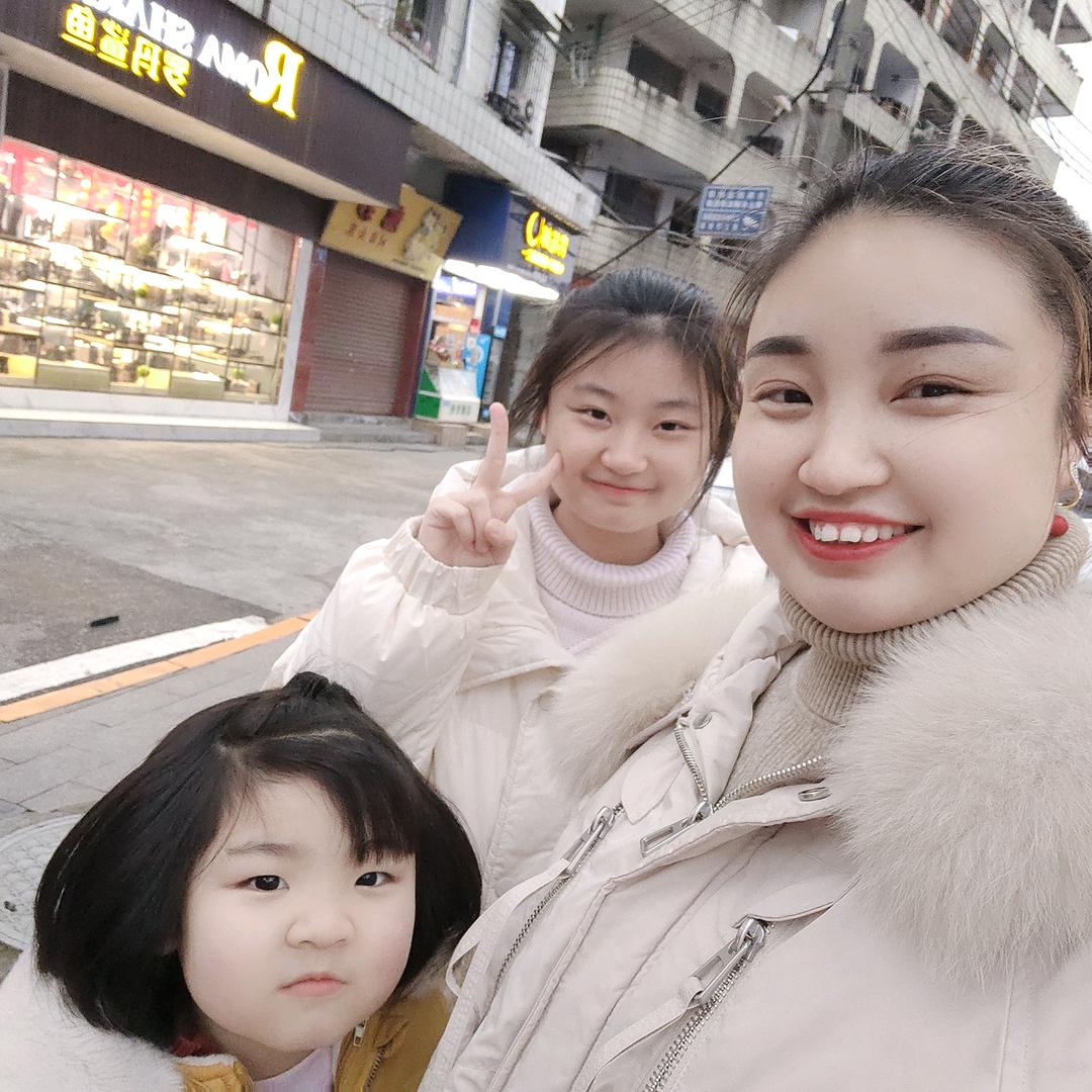 隆昌月雅儿