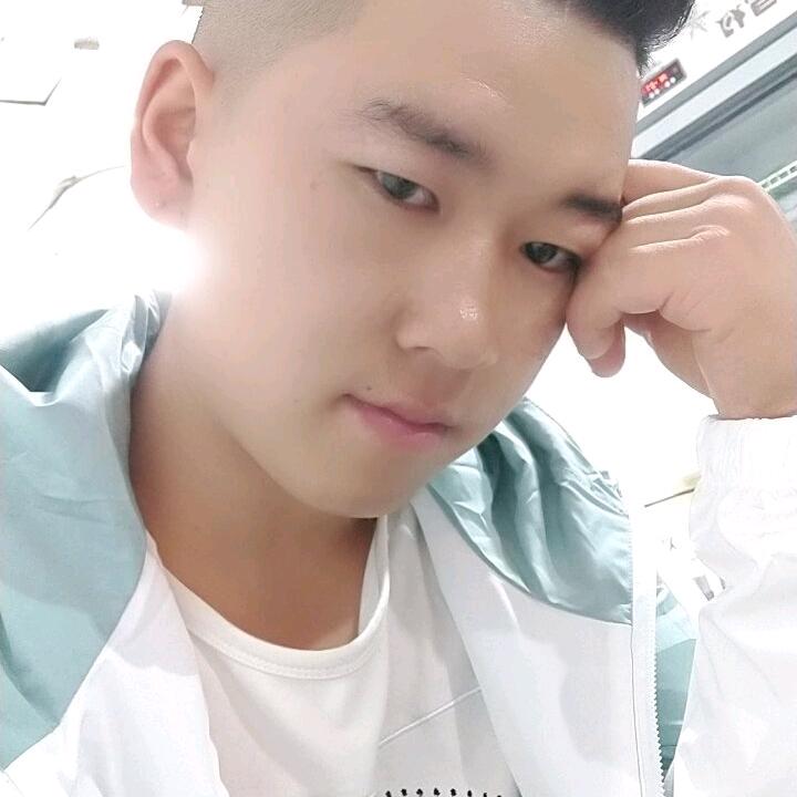 天在下雨我在想你