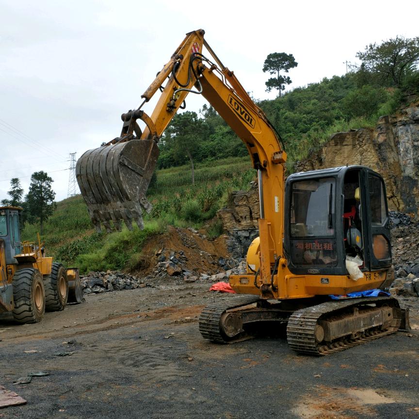阿里云（60挖机老板）