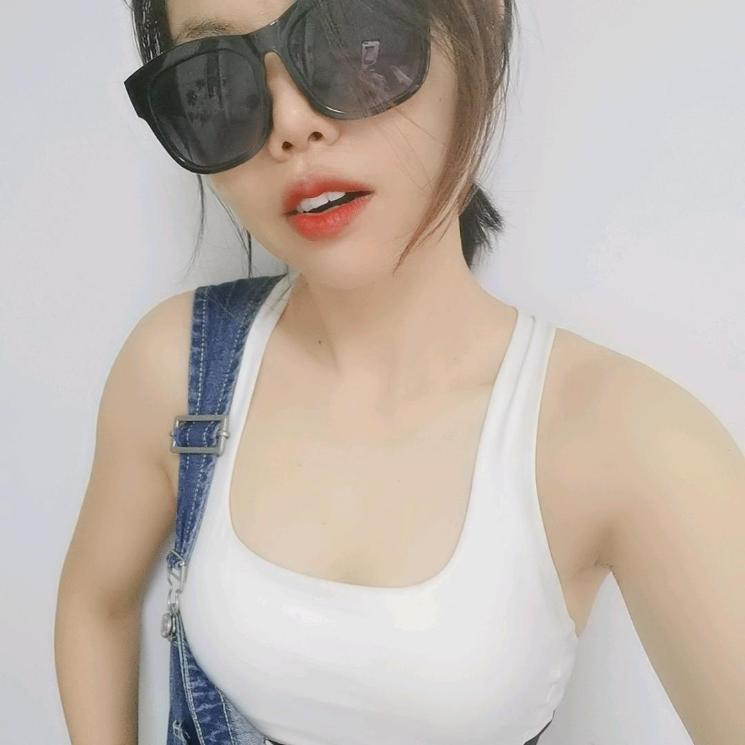 冷色系里的暖色调