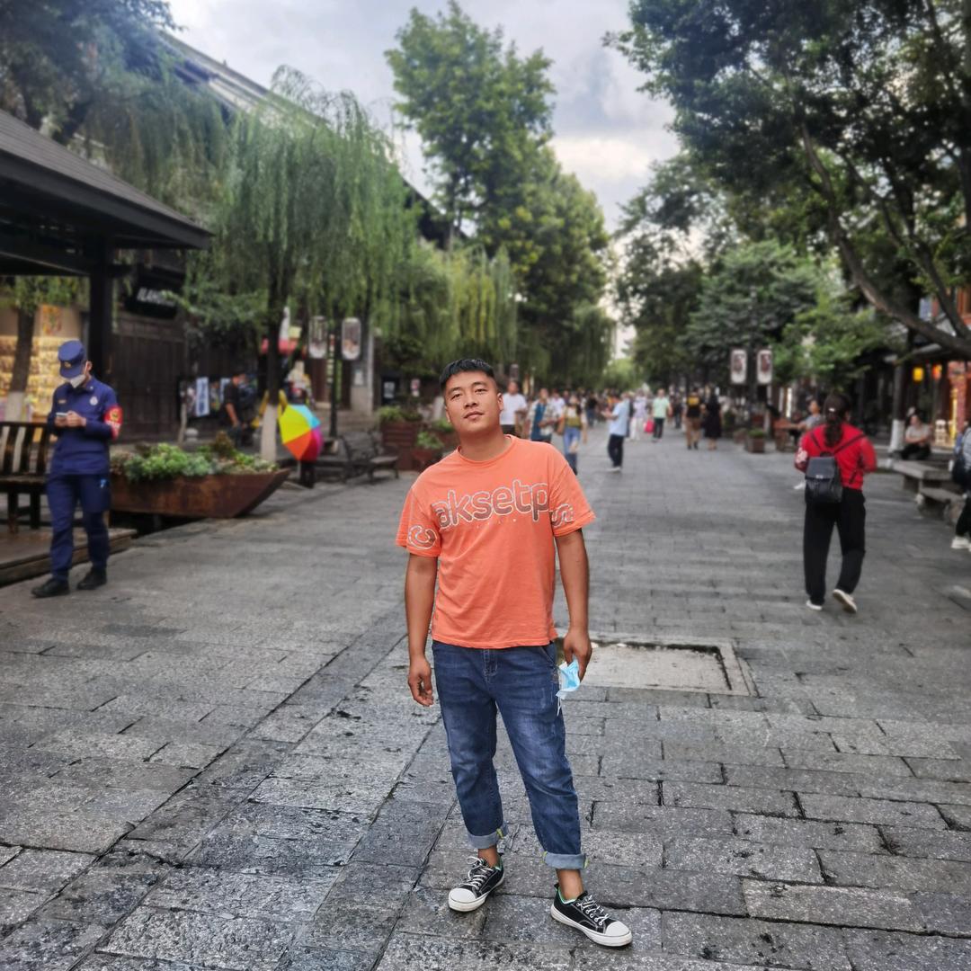 盘州市丰满仓农资——班 宇