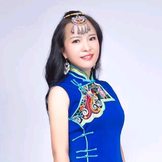 巧手翠翠湘西巧手翠翠贸易有限公司服饰配件专卖店