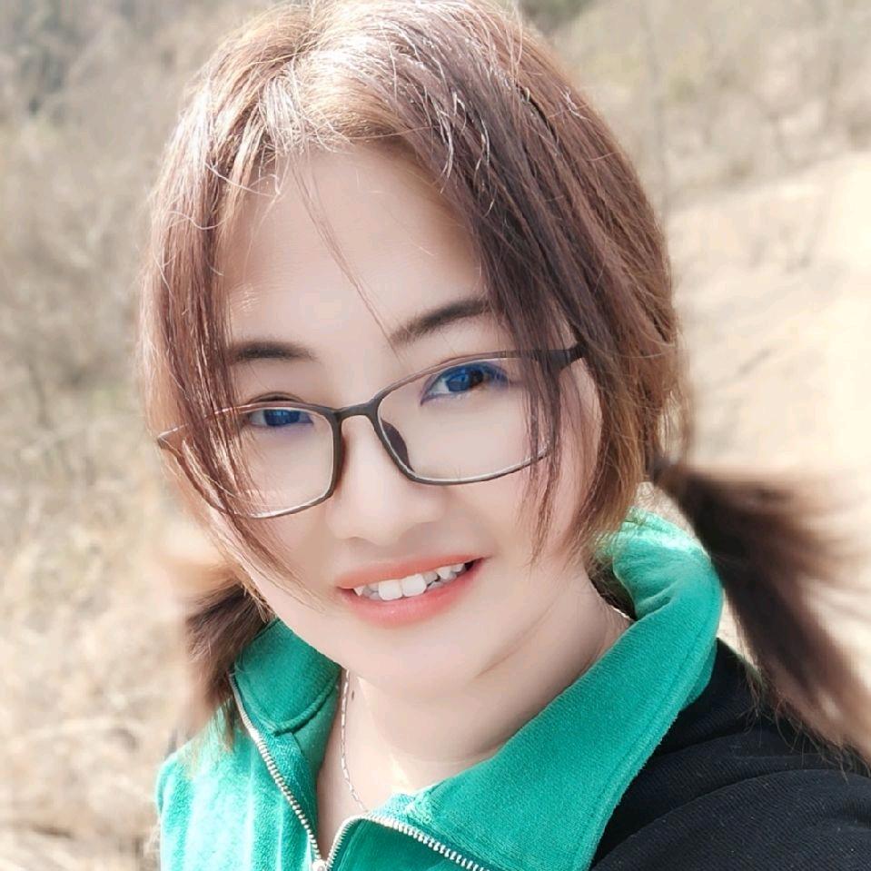 爱笑的虎牙