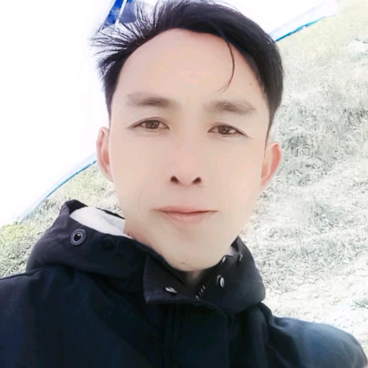 伴着梦想入睡。带着目标醒来。罗仕云