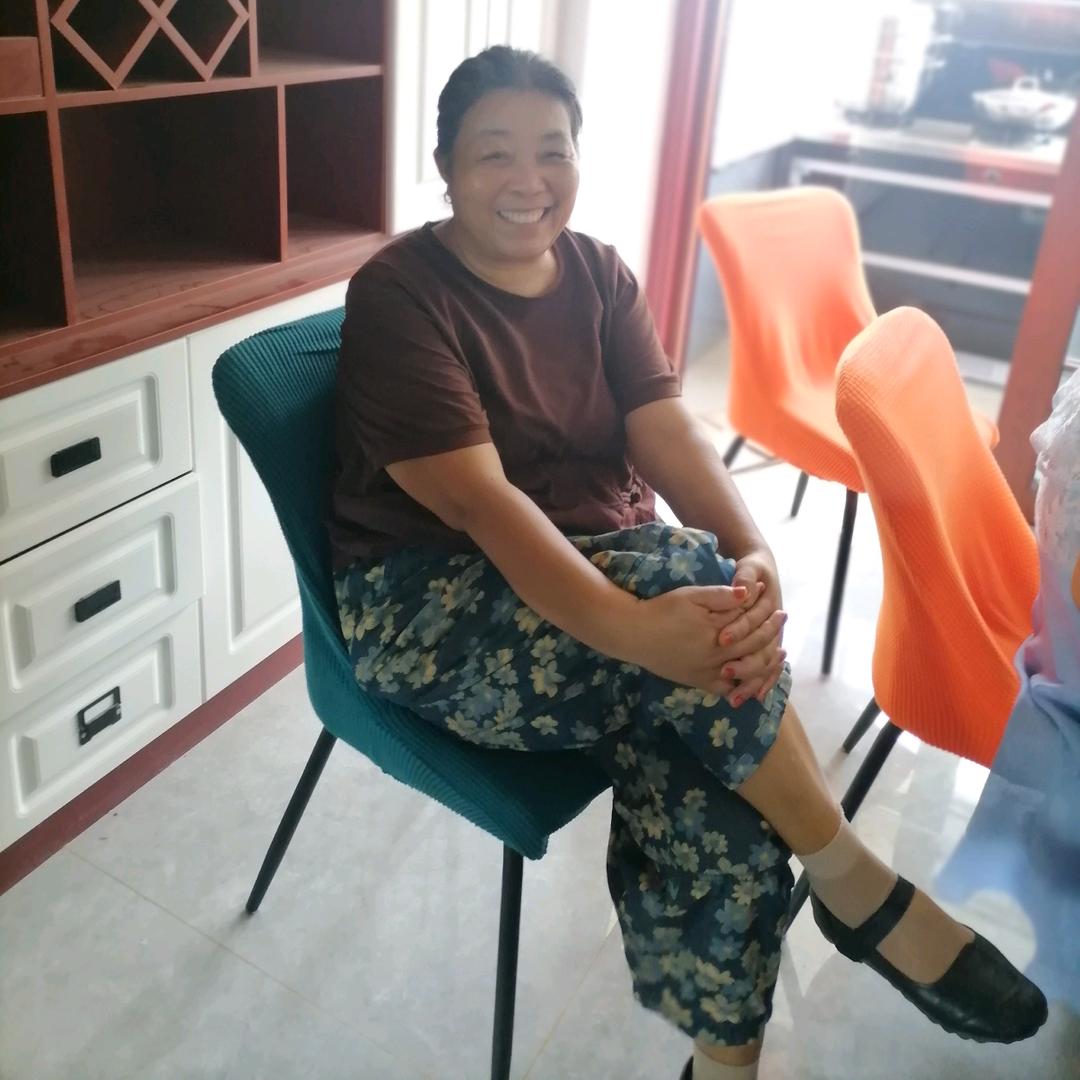 开心果ヽ(○^㉨^)ﾉ♪