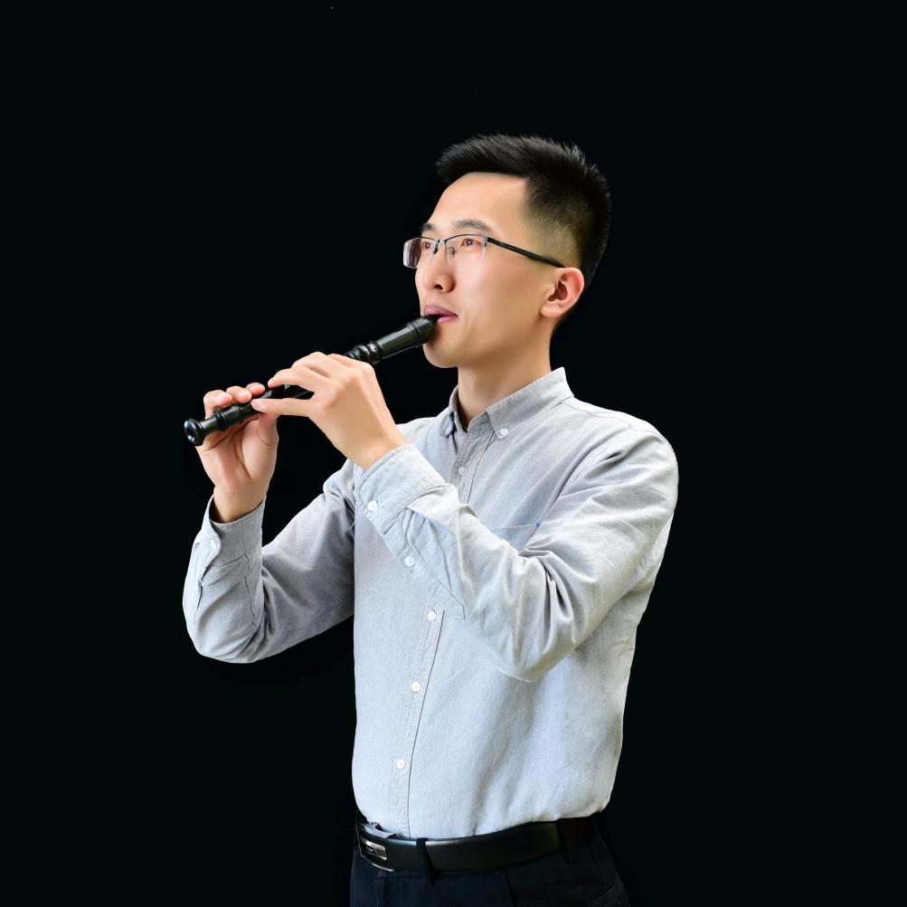 吹竖笛的王老师