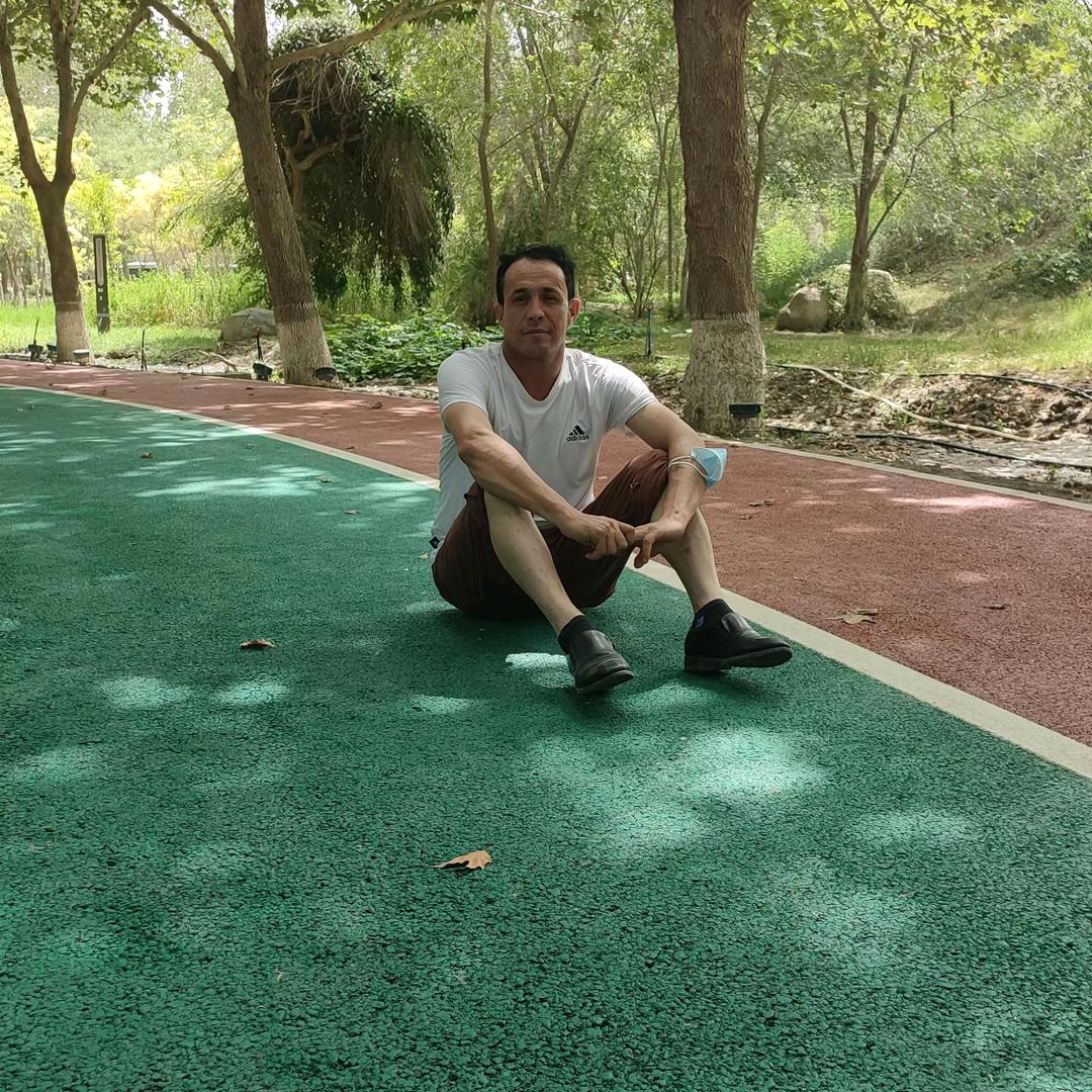 衣比不拉·巴热斯