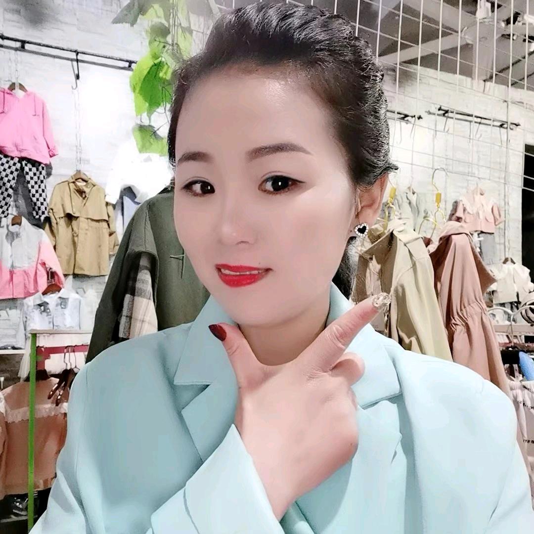 韩镇悠悠BABY童装店